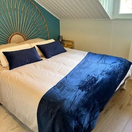 Detached House For 5 People